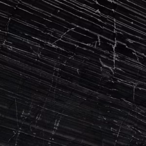 Produktbild på naturstenen Sensa i mörk svart med ljusa smala ådringar